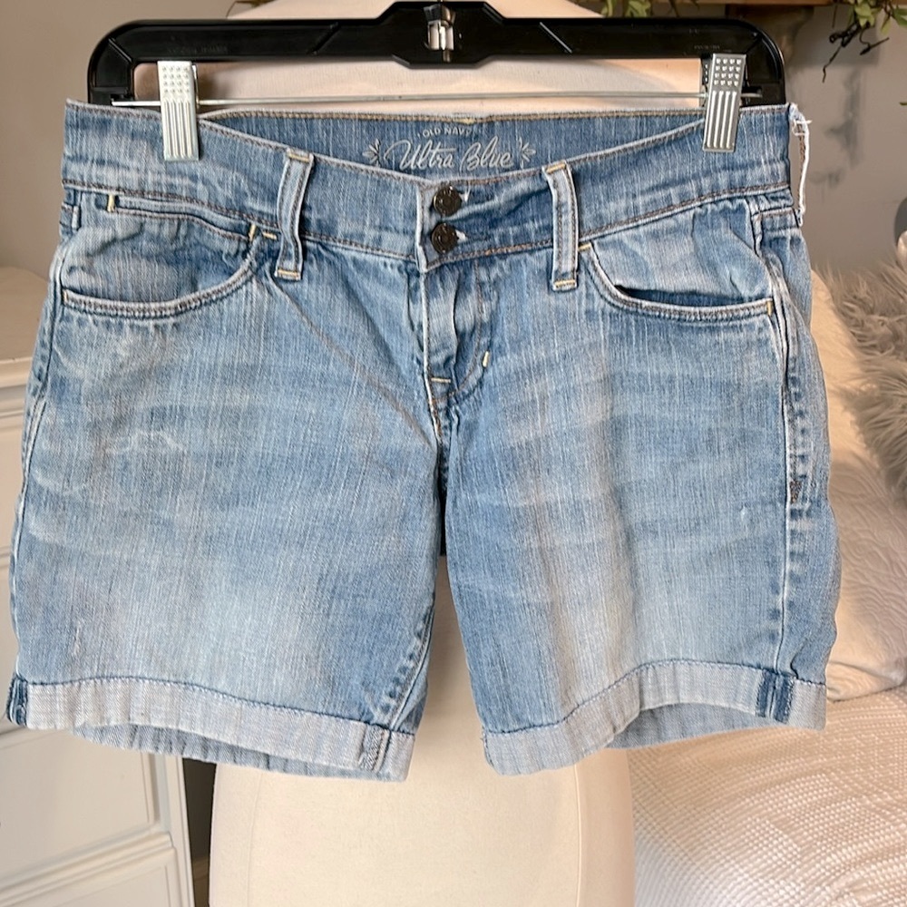 Old Navy Ultra Blue Denim Jean Shorts Womens 2 Low Rise